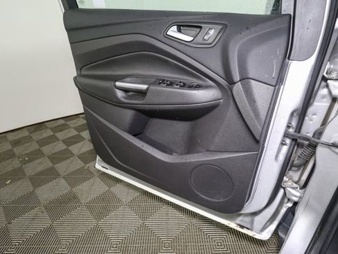 Used 2016 Ford Escape SE FWD image 32