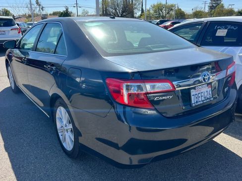 Used 2013 Toyota Camry XLE w/ Leather Pkg image 4