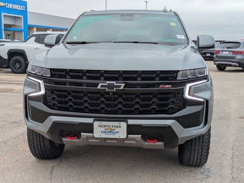 Certified 2024 Chevrolet Suburban Z71 w/ Luxury Package image 9