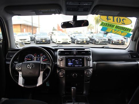 Used 2014 Toyota 4Runner SR5 image 29