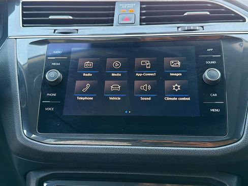Used 2019 Volkswagen Tiguan SE w/ Panoramic Sunroof Package AWD/4WD image 28