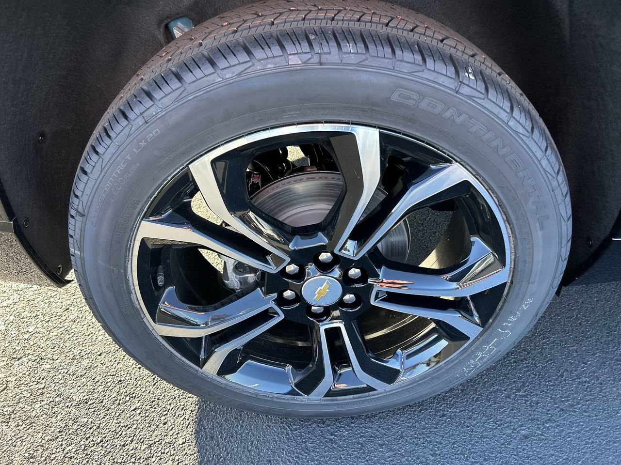 New 2027 Chevrolet Traverse High Country w/ LPO, Floor Liner Package AWD/4WD image 9