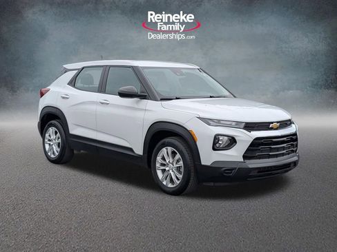 Used 2023 Chevrolet TrailBlazer LS FWD image 3