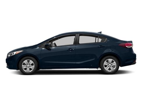 Used 2017 Kia Forte LX FWD image 3