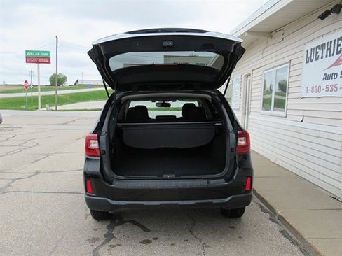Used 2015 Subaru Outback 2.5i Premium image 9