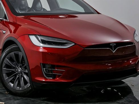 Used 2018 Tesla Model X 100D image 2