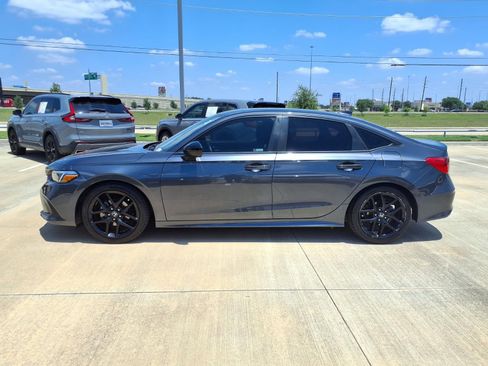 Used 2023 Honda Civic Sport image 3