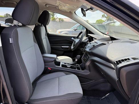 Used 2017 Ford Escape SE AWD/4WD image 18