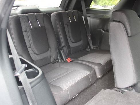 Used 2019 Ford Explorer XLT w/ Equipment Group 201A FWD image 15