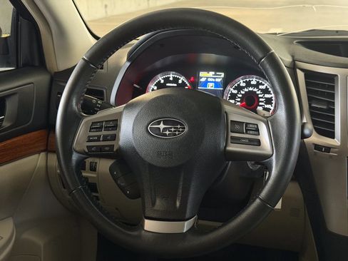 Used 2014 Subaru Outback 2.5i Limited w/ Moonroof Package AWD/4WD image 28