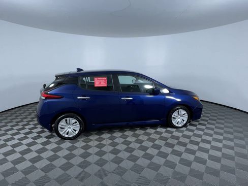 Certified 2025 Nissan Leaf S FWD image 9