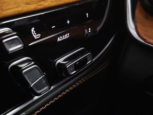 Used 2022 Jeep Grand Wagoneer Series III w/ Rear Seat Video Group 1 AWD/4WD image 39