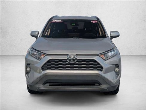 Used 2020 Toyota RAV4 XLE FWD image 2