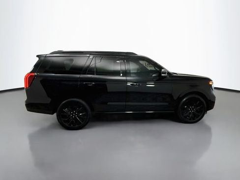 Used 2025 Ford Expedition Platinum w/ Stealth Appearance Package AWD/4WD image 8
