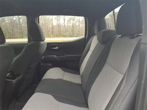 Used 2023 Toyota Tacoma TRD Sport image 7