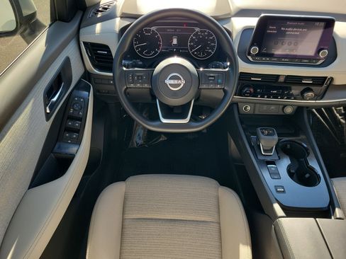 Certified 2023 Nissan Rogue SV image 16