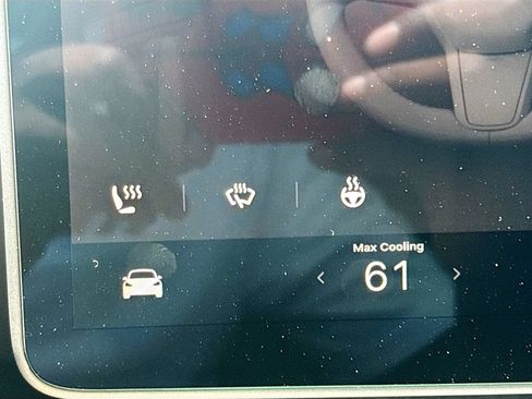 Used 2024 Tesla Model Y Long Range AWD/4WD image 19