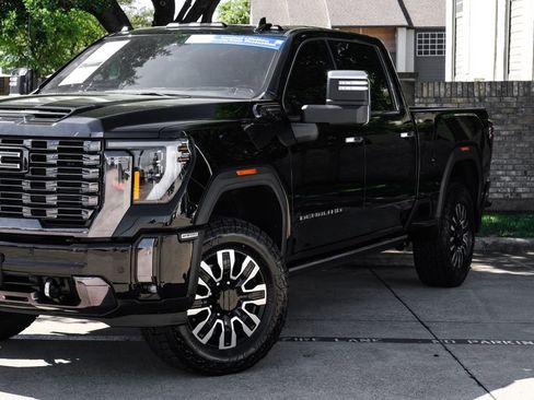 Used 2024 GMC Sierra 2500 Denali Ultimate w/ Max Trailering Package AWD/4WD image 14