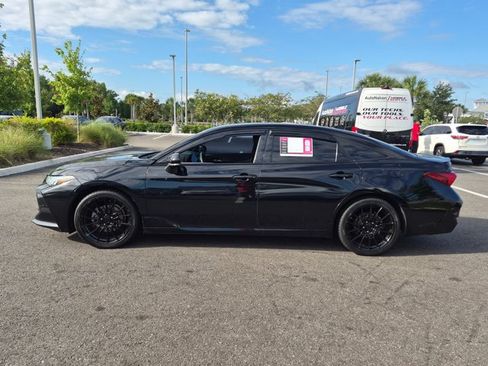 Used 2019 Toyota Avalon XSE FWD image 9