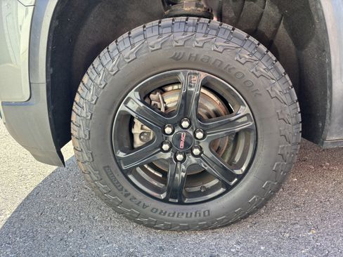 Used 2021 GMC Acadia AT4 w/ Trailering Package AWD/4WD image 11