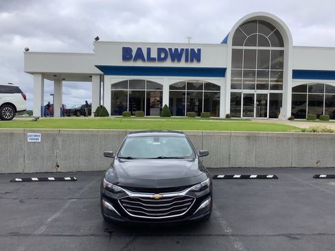 Used 2020 Chevrolet Malibu LS image 2