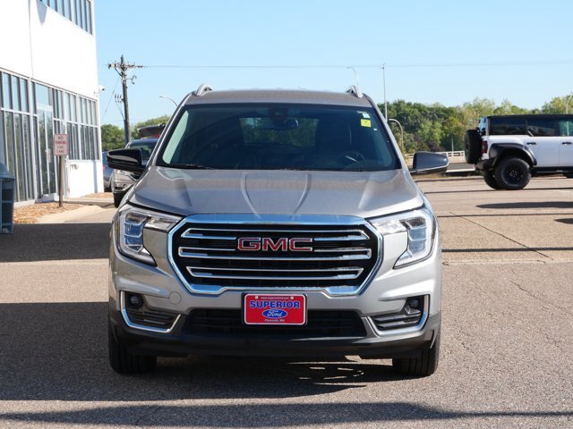 Used 2023 GMC Terrain SLT AWD/4WD image 2