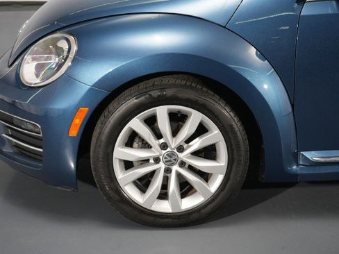Used 2017 Volkswagen Beetle 1.8T Classic FWD image 48