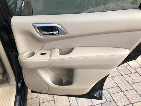 Used 2013 Nissan Pathfinder SL w/ SL Premium Pkg image 37