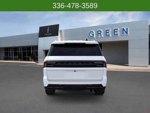 New 2026 Lincoln Navigator Premiere AWD/4WD image 5