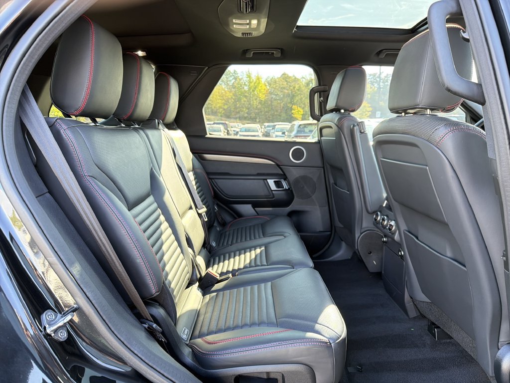 Used 2019 Land Rover Discovery HSE AWD/4WD image 16