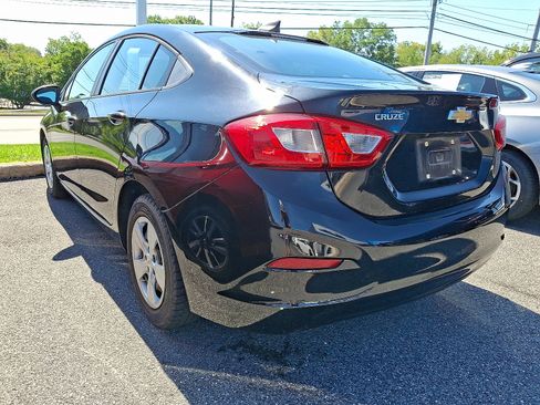 Used 2018 Chevrolet Cruze LS FWD image 4