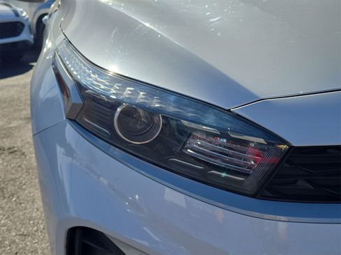 Used 2023 Kia Forte LXS w/ LXS Technology Package image 7
