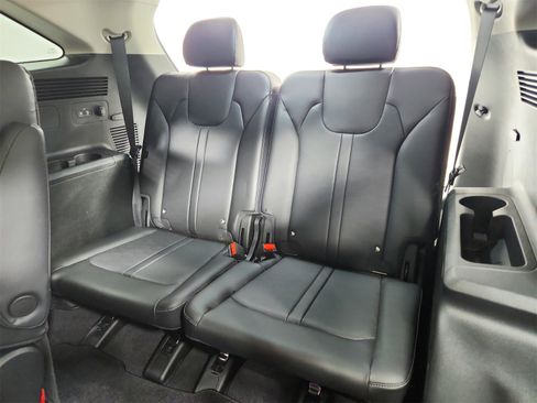 Used 2025 Kia Sorento SX image 40