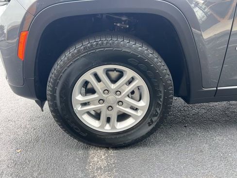 New 2025 Jeep Grand Cherokee Laredo w/ Trailer Tow Package image 5