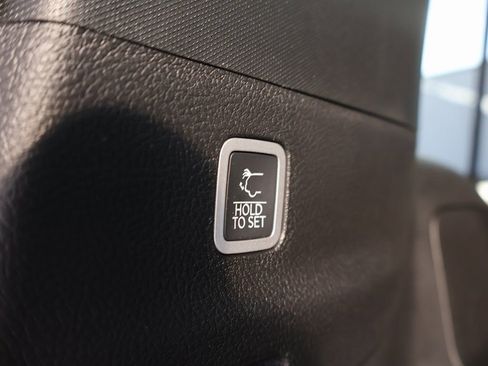 New 2025 Jeep Wagoneer L Series II image 17