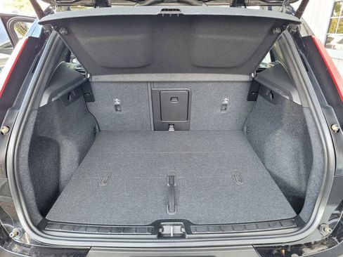 Used 2025 Volvo EX40 Core w/ Climate Package AWD/4WD image 19