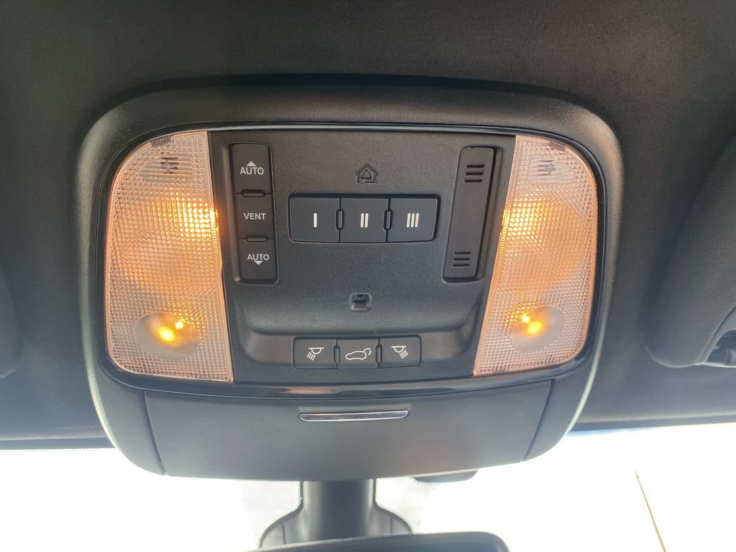Used 2021 Dodge Durango R/T w/ Tow 'N Go Group AWD/4WD image 37