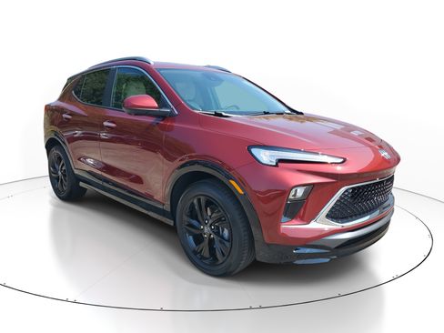 Used 2025 Buick Encore GX Sport Touring w/ Advanced Technology Package image 2