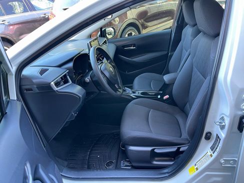 Used 2020 Toyota Corolla LE w/ Carpet Mat Package (TMS) image 11