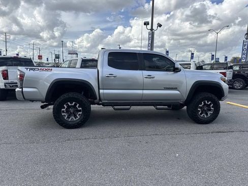 Used 2022 Toyota Tacoma TRD Off-Road image 4