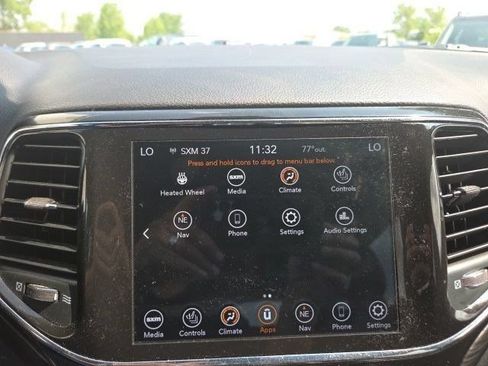 Used 2022 Jeep Grand Cherokee Laredo w/ All-Weather Capability Group AWD/4WD image 20