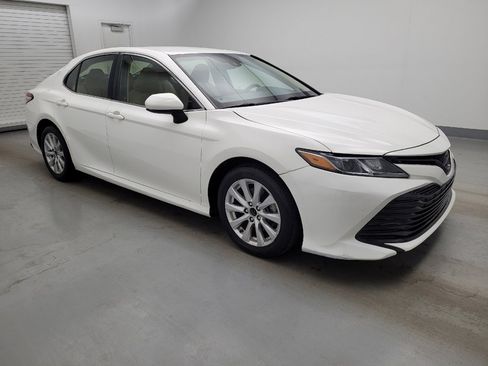 Used 2018 Toyota Camry LE FWD image 11