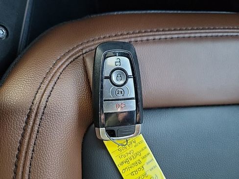 Used 2024 Ford Bronco Outer Banks image 21