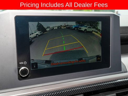 Certified 2025 Toyota Tacoma TRD Off-Road AWD/4WD image 12