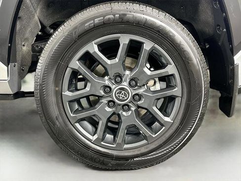 Certified 2024 Toyota Sequoia Platinum image 32