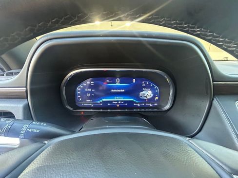 Used 2023 Chevrolet Suburban LT image 38