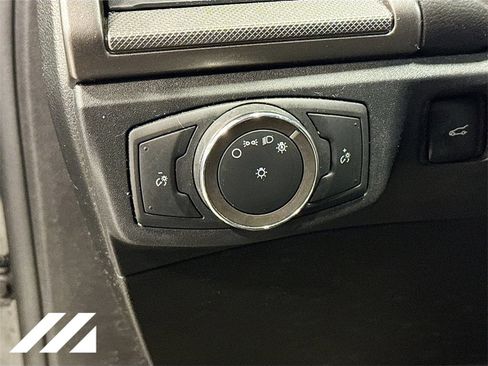 Used 2020 Ford Fusion SE image 10