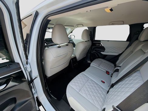 Used 2024 Mitsubishi Outlander SEL FWD image 22