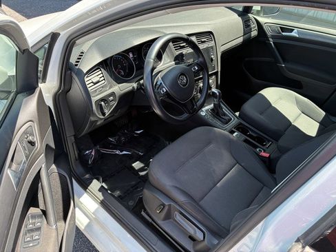 Used 2019 Volkswagen e-Golf SE w/ Driver Assistance Package FWD image 7