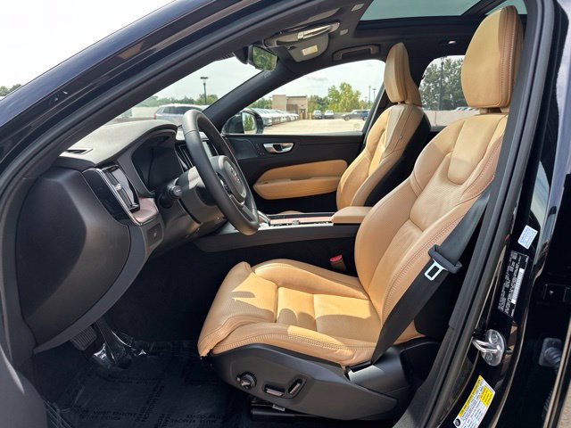 Certified 2023 Volvo XC60 B5 Ultimate w/ Climate Package AWD/4WD image 17